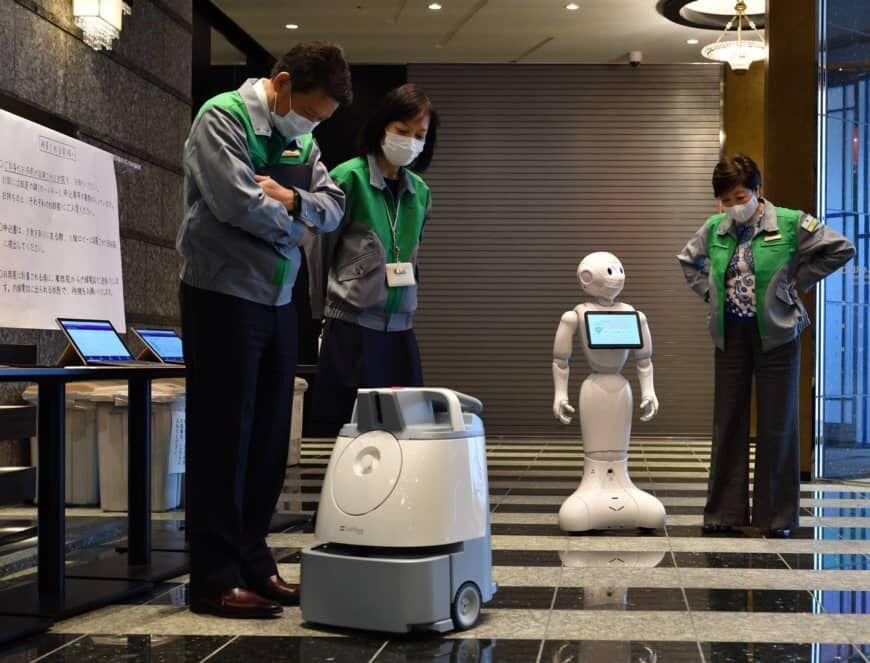 ربات های ژاپنی در خدمت مبتلایان به کرونا
